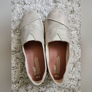Size 6.5 Women's Toms